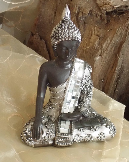 Kleiner Thai Buddha - zum Schlieen ins Bild klicken